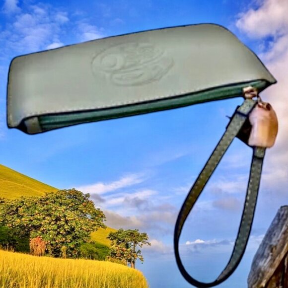 NATIVE ORIGINS Teal VEGAN Leather Wristlet Handbag Made in Canada - Picture 4 of 14
